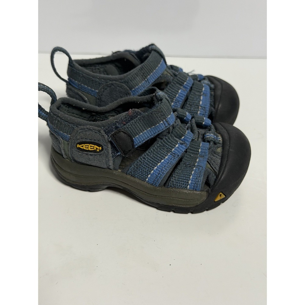 KEEN Newport H2 Sandals Kids Toddler Size 4 Closed Toe Water Shoes Washable C-4